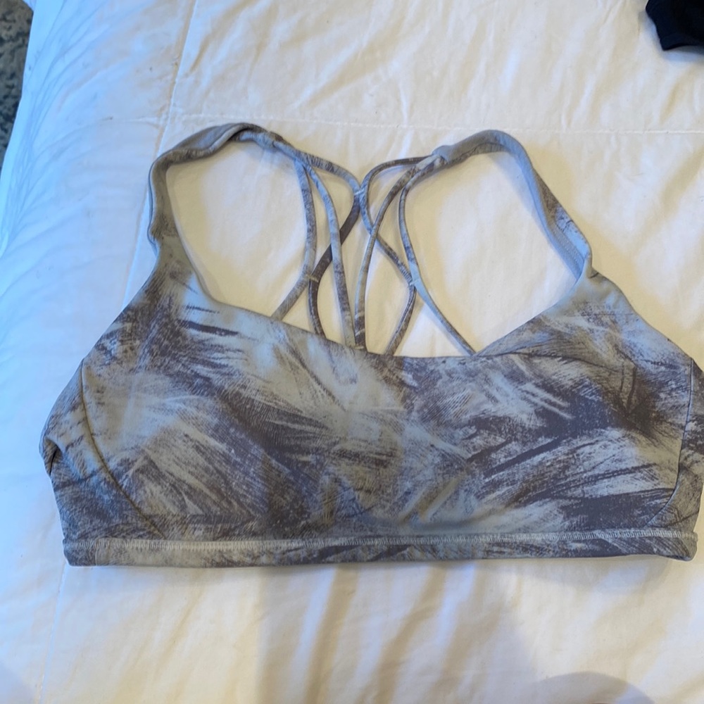Lululemon free to be zen bra